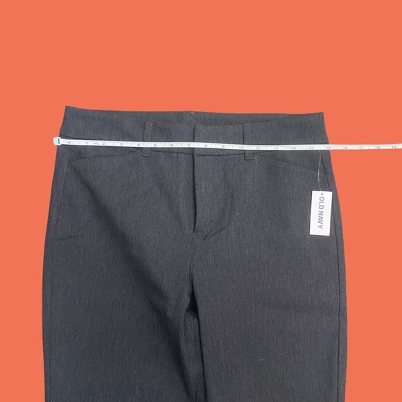 ✨Old Navy High-Rise Pixie Flare Pants – Size 8 | Secret-Smooth Pocket Fit✨ - Picture 4 of 9